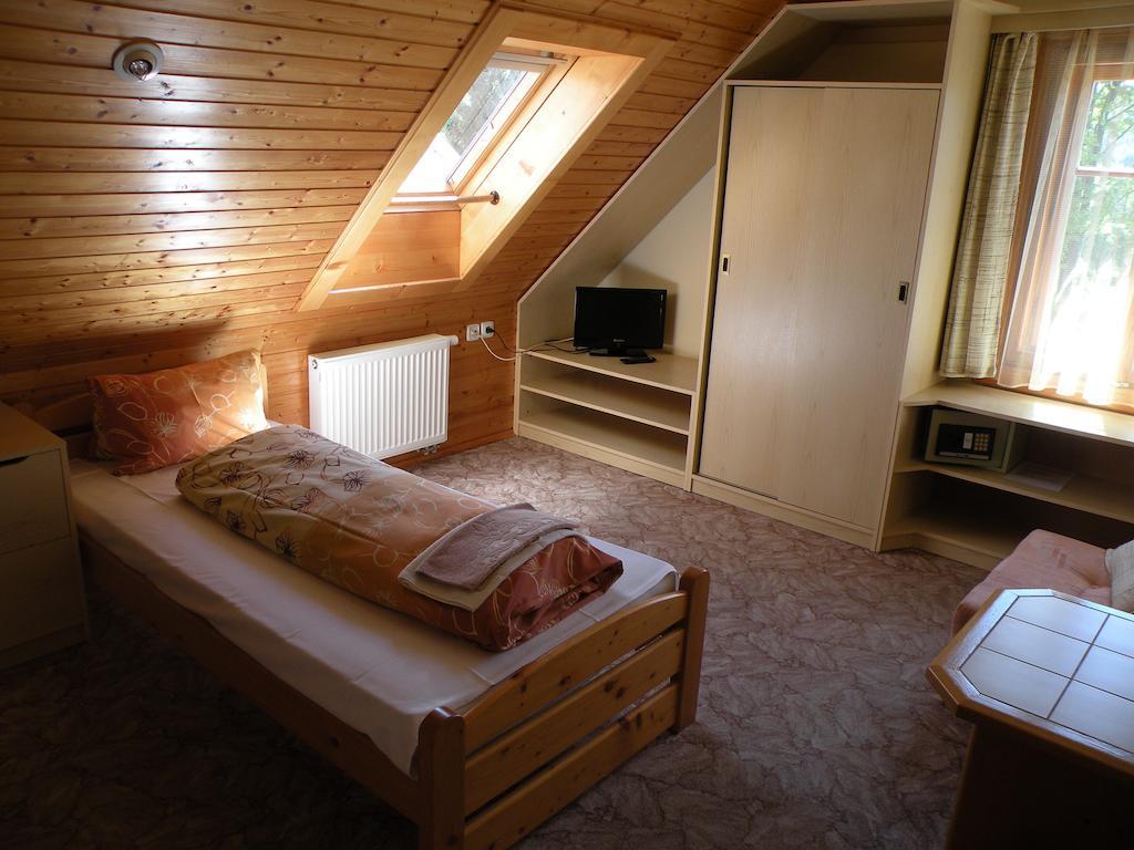 Hotel Lesni Dum Janské Lázně Chambre photo